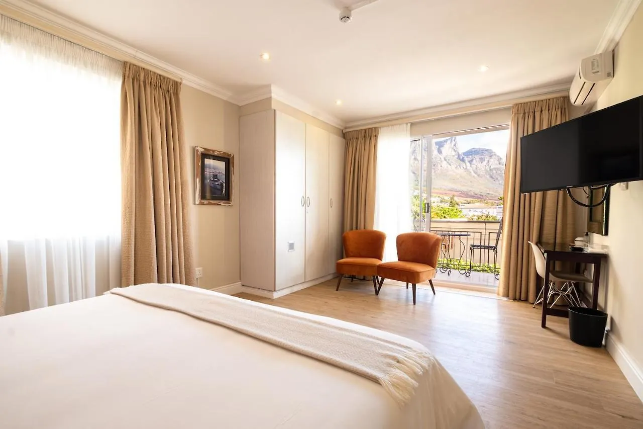 Affittacamere Hotel 3 On Camps Bay Città del Capo
