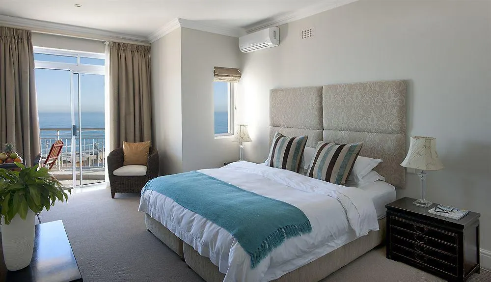 Affittacamere Hotel 3 On Camps Bay Città del Capo