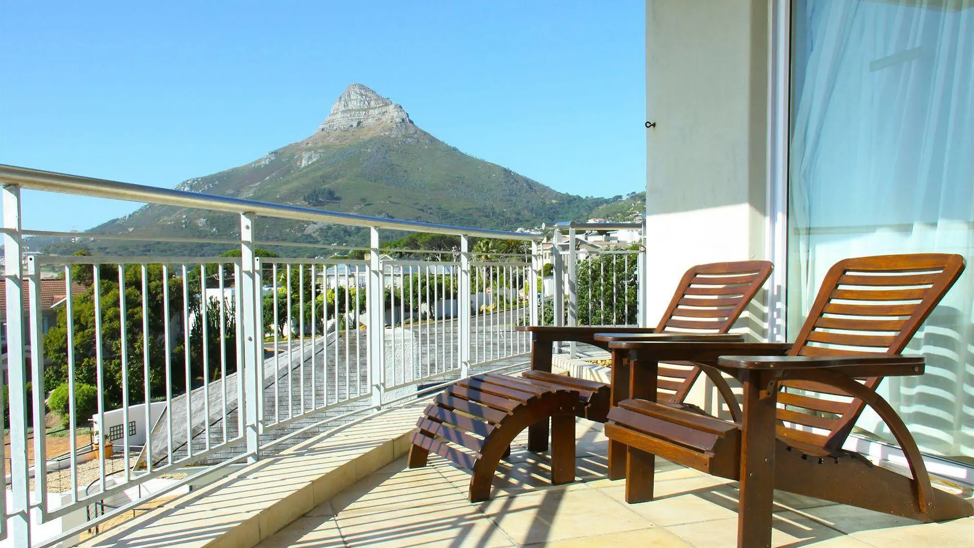 Affittacamere Hotel 3 On Camps Bay Città del Capo